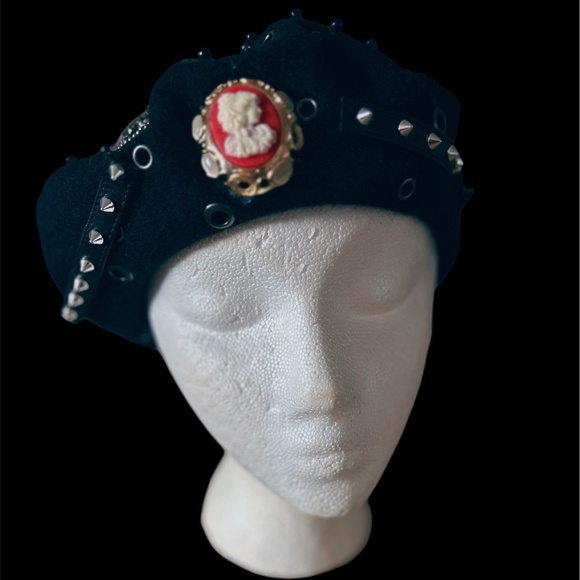 Custom Multi Wearable Beret main image 7